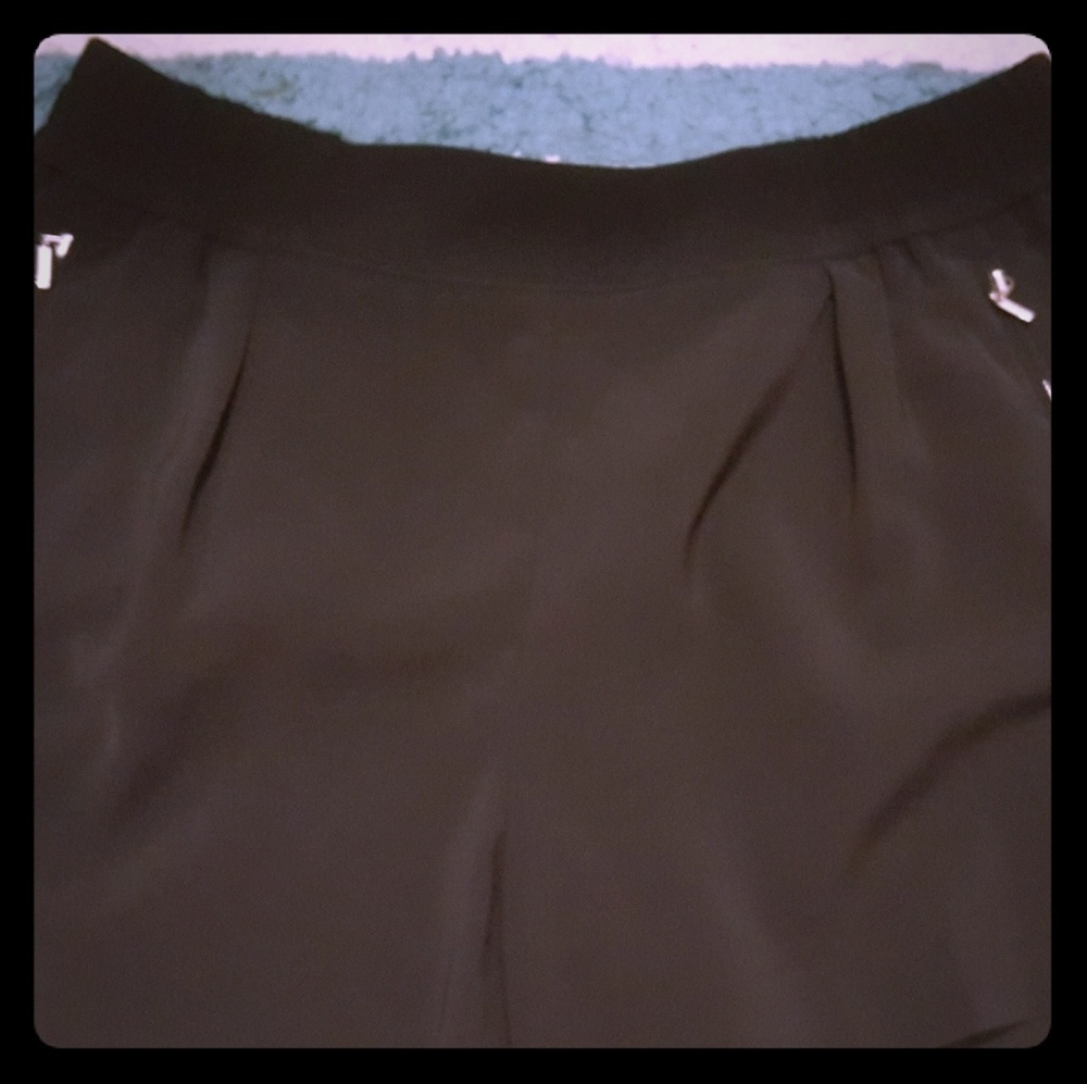 NWOT Dressy shorts JLo